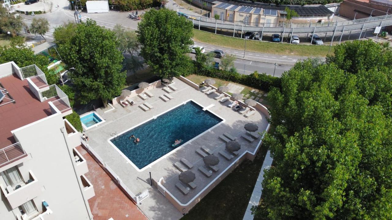 Hotel St Gregory Park ريميني المظهر الخارجي الصورة
