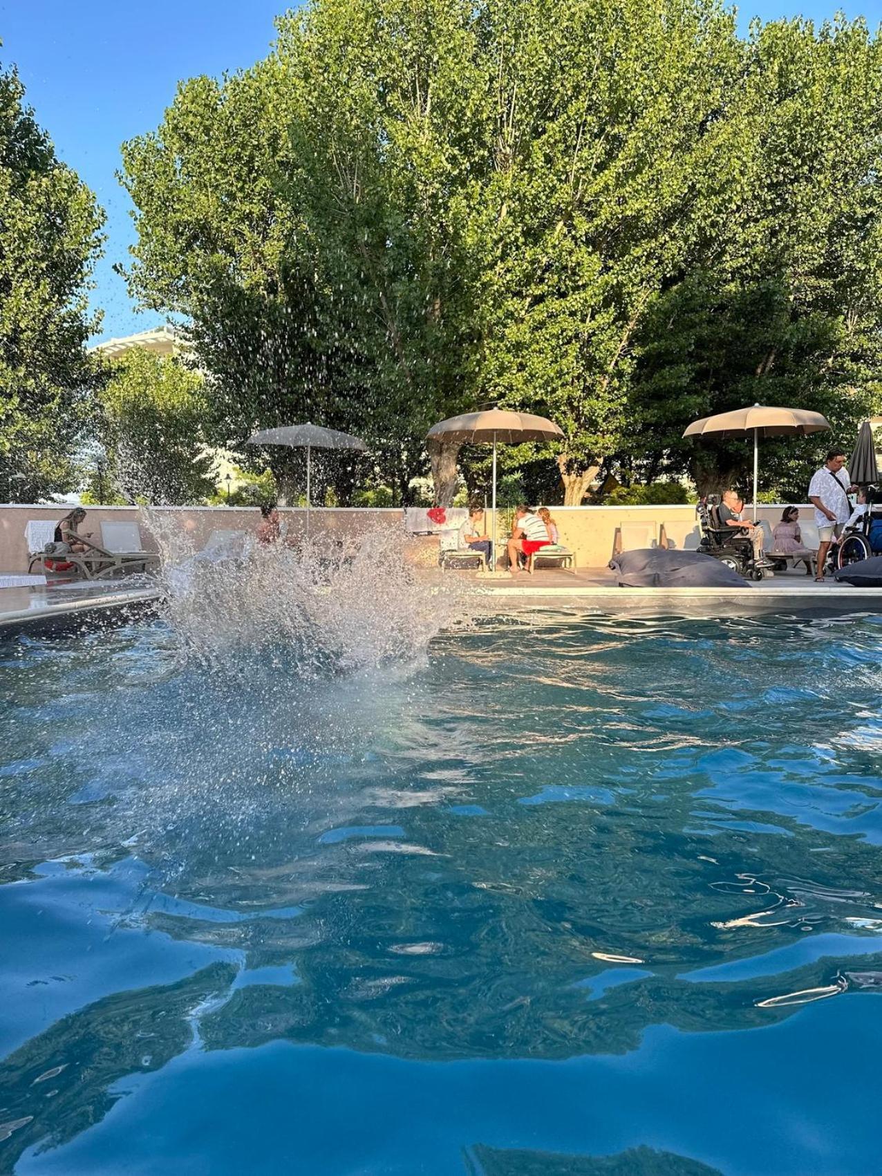 Hotel St Gregory Park ريميني المظهر الخارجي الصورة