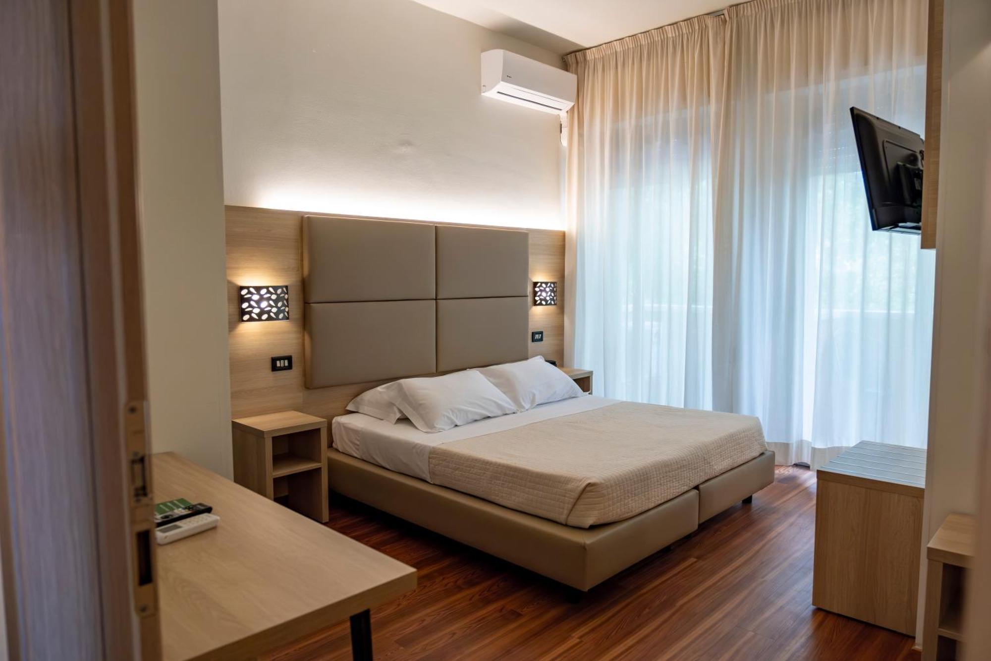 Hotel St Gregory Park ريميني المظهر الخارجي الصورة