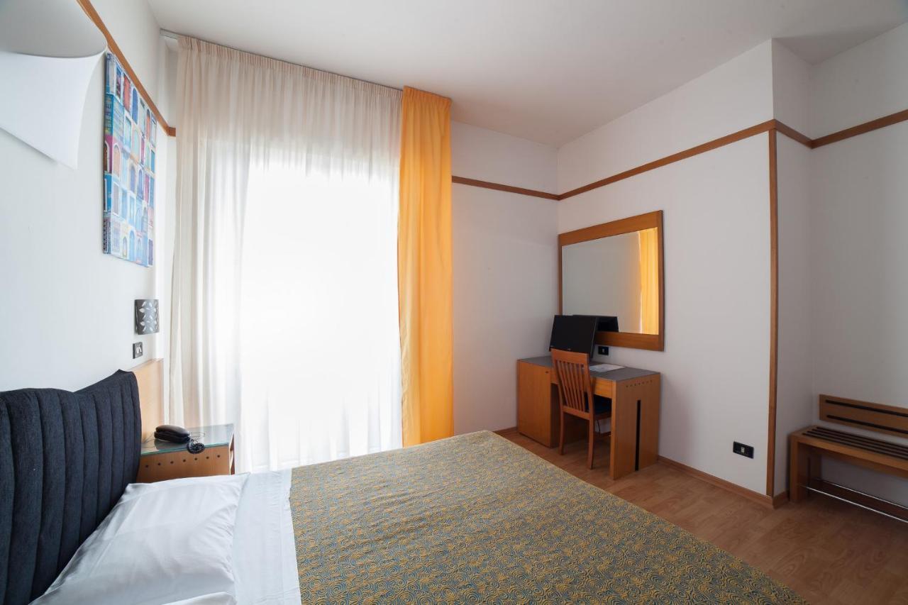 Hotel St Gregory Park ريميني المظهر الخارجي الصورة